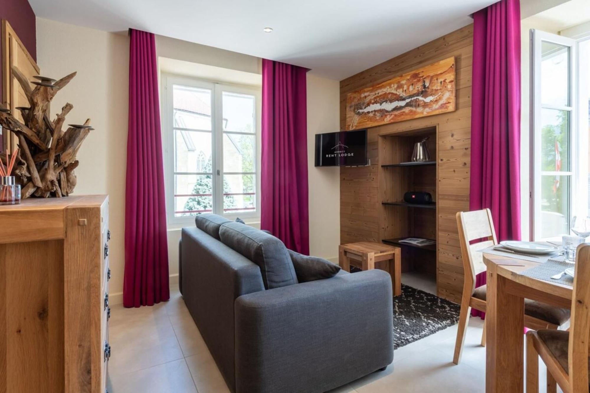 Carpates Annecy Rent Lodge ภายนอก รูปภาพ
